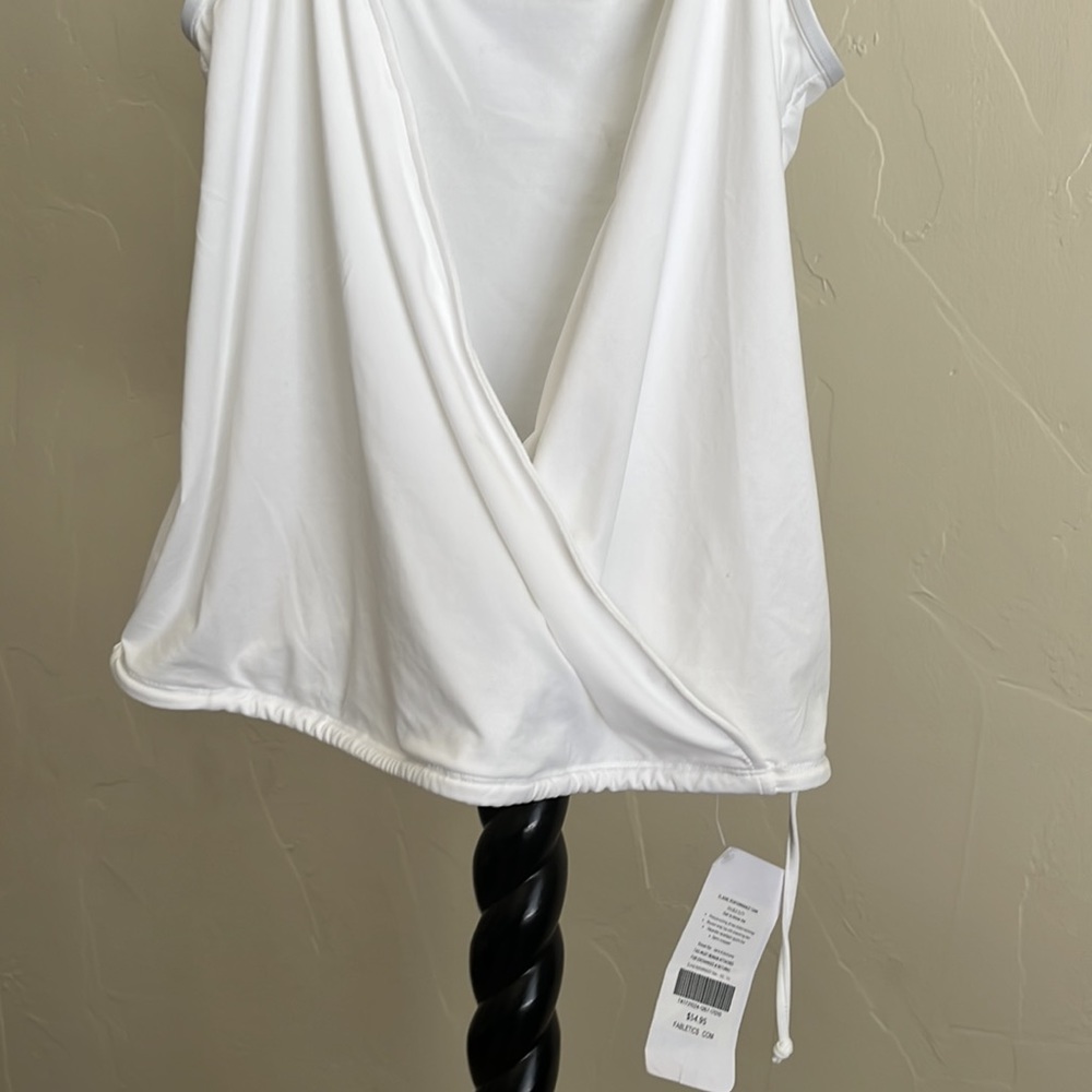 Fabletics Elaine Performance Top - Picture 4 of 4